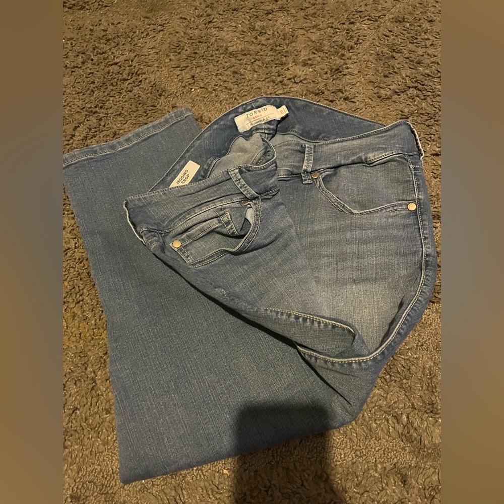 Torrid Women's Light Wash Jegging Crop Size‎ 20